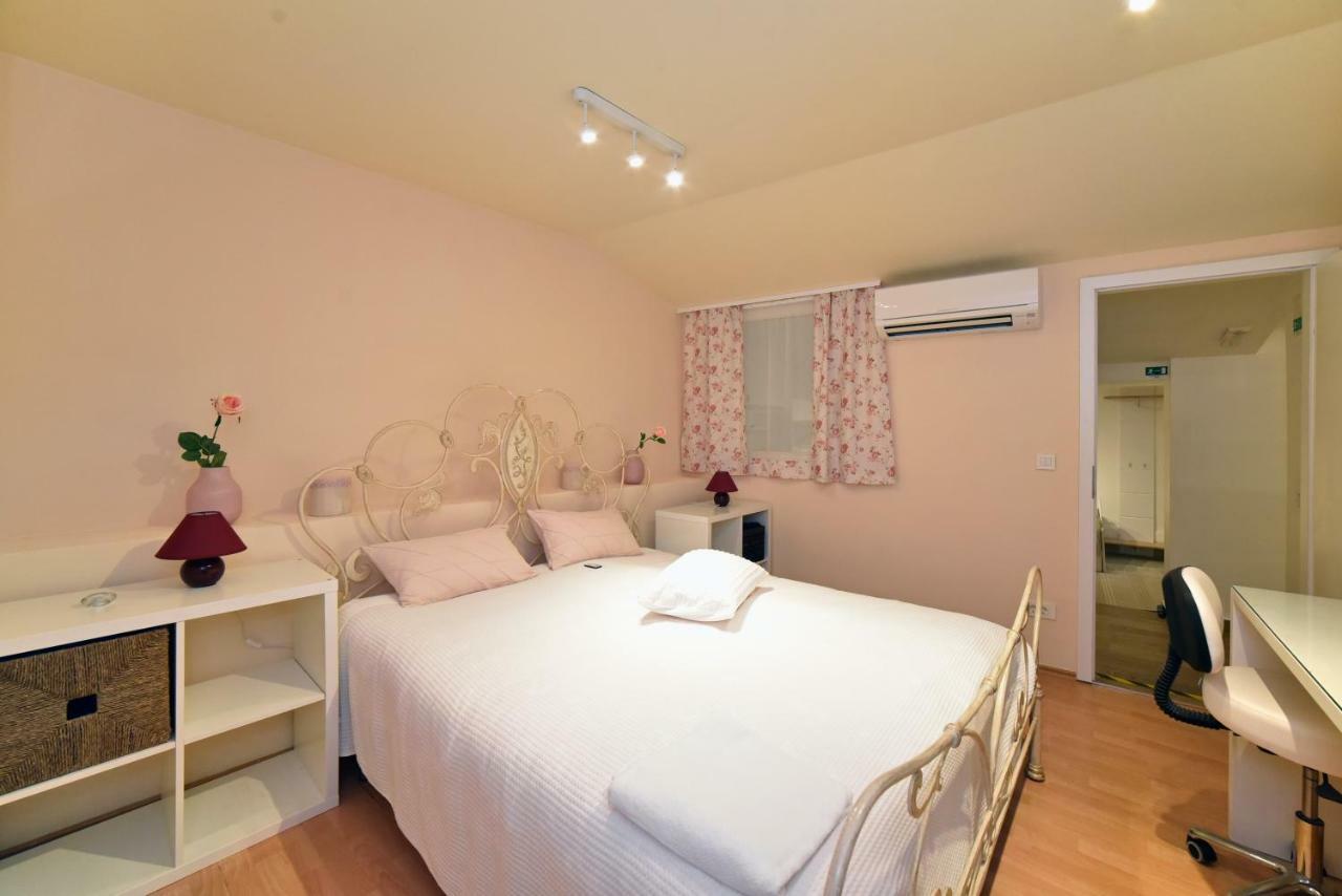 Ban Jelacic Apartment Zagreb Exteriör bild